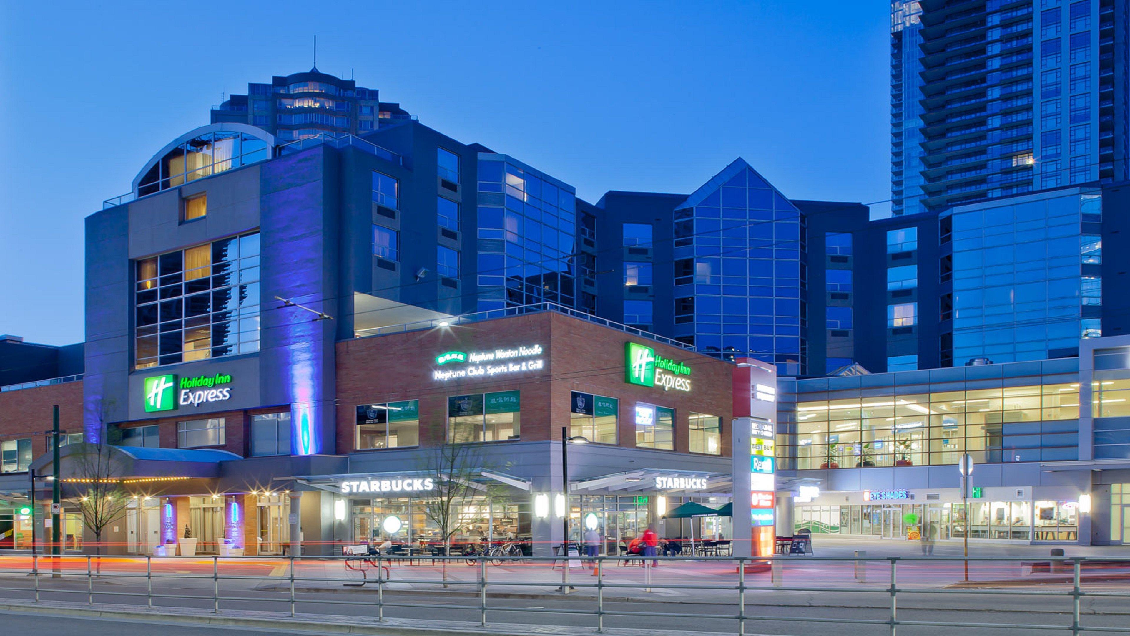 Holiday Inn Express Vancouver-Metrotown Burnaby Exterior photo