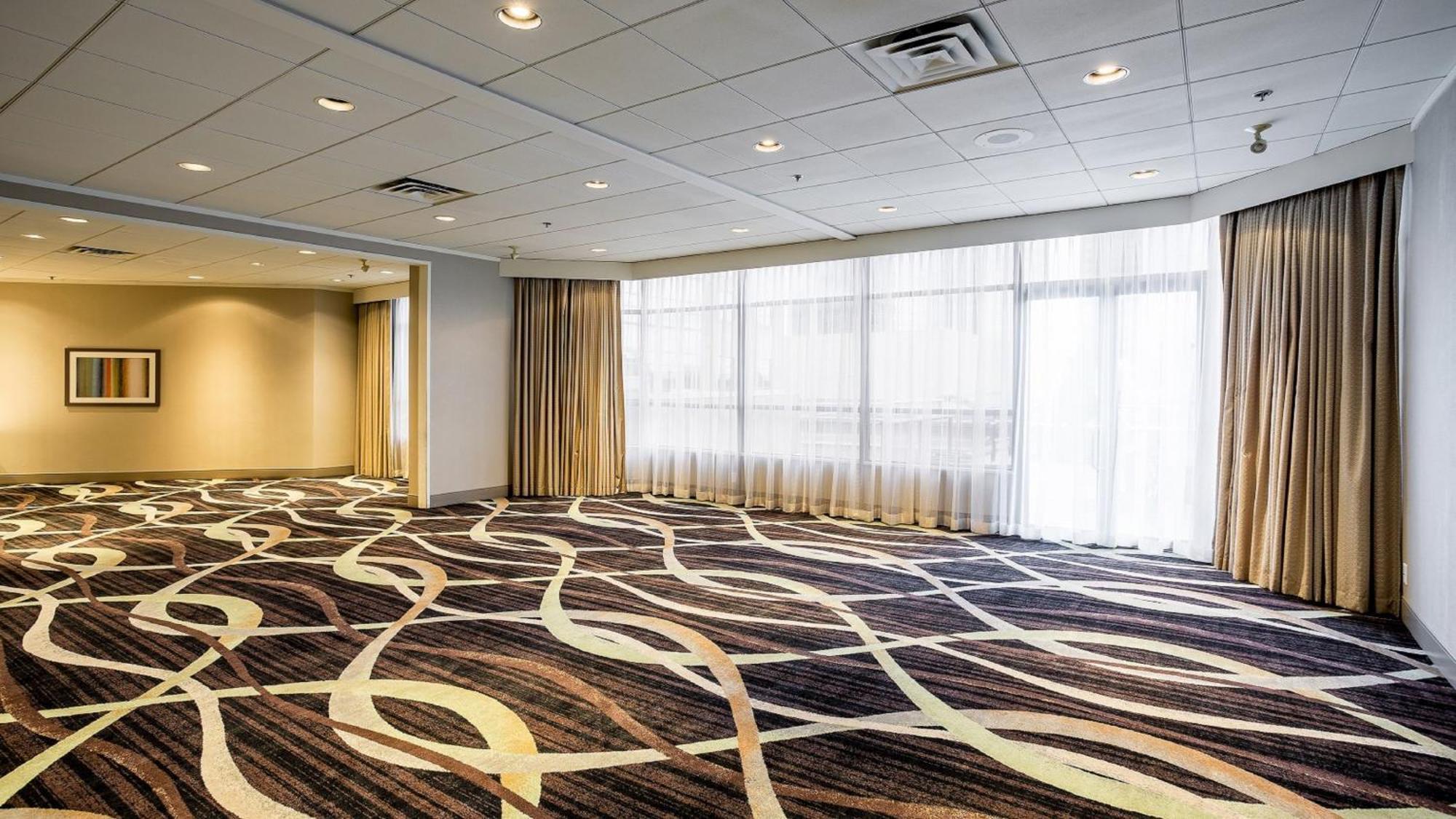 Holiday Inn Express Vancouver-Metrotown Burnaby Exterior photo