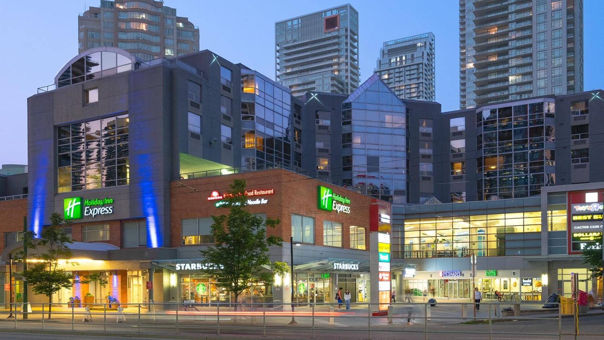 Holiday Inn Express Vancouver-Metrotown Burnaby Exterior photo